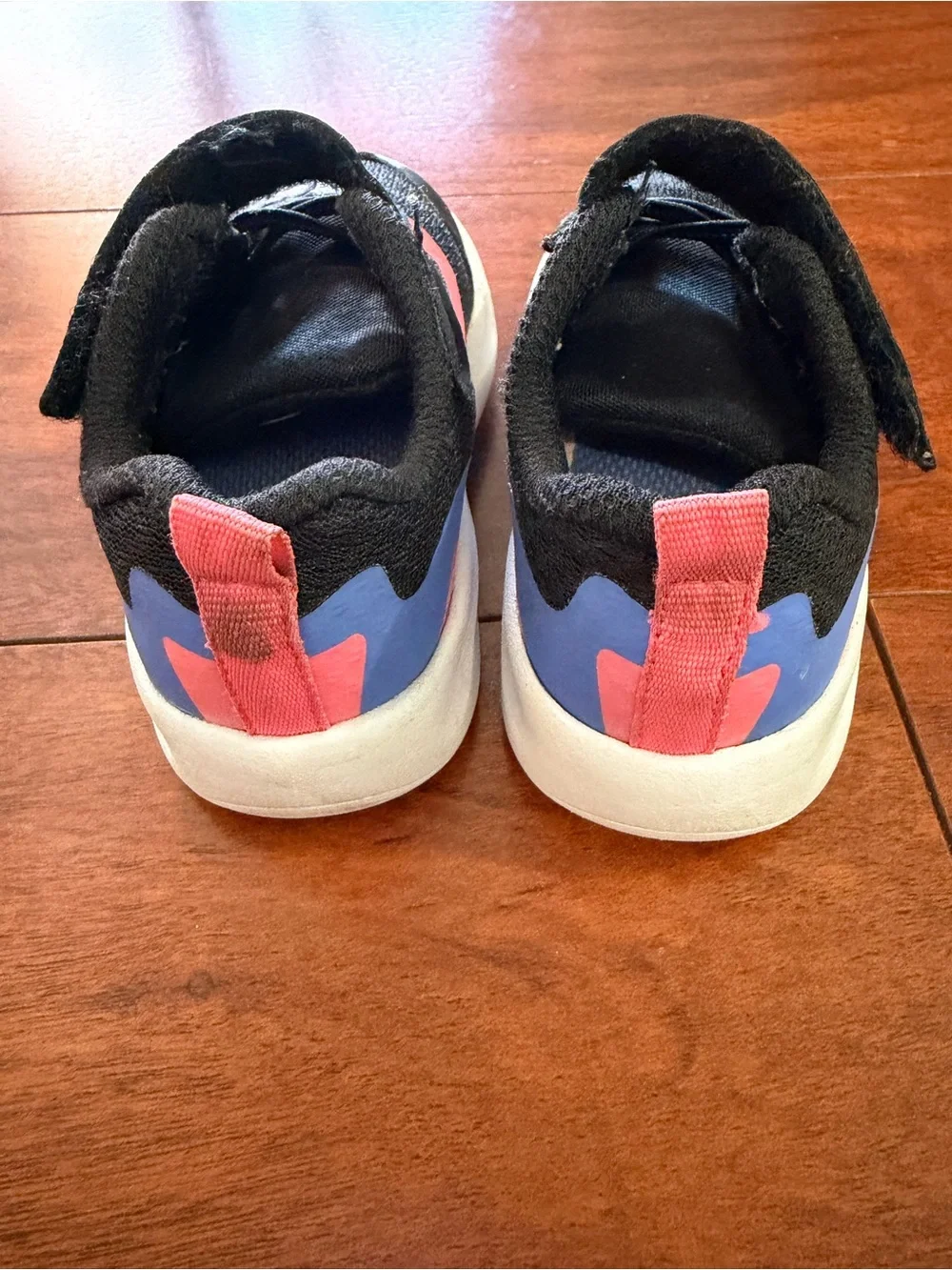Kids Black and Pink Lightweight Hook-and-Loop Sneakers Size 5